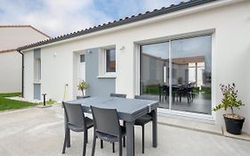 Maison moderne pour sept personnes a Saint Michel Chef Chef